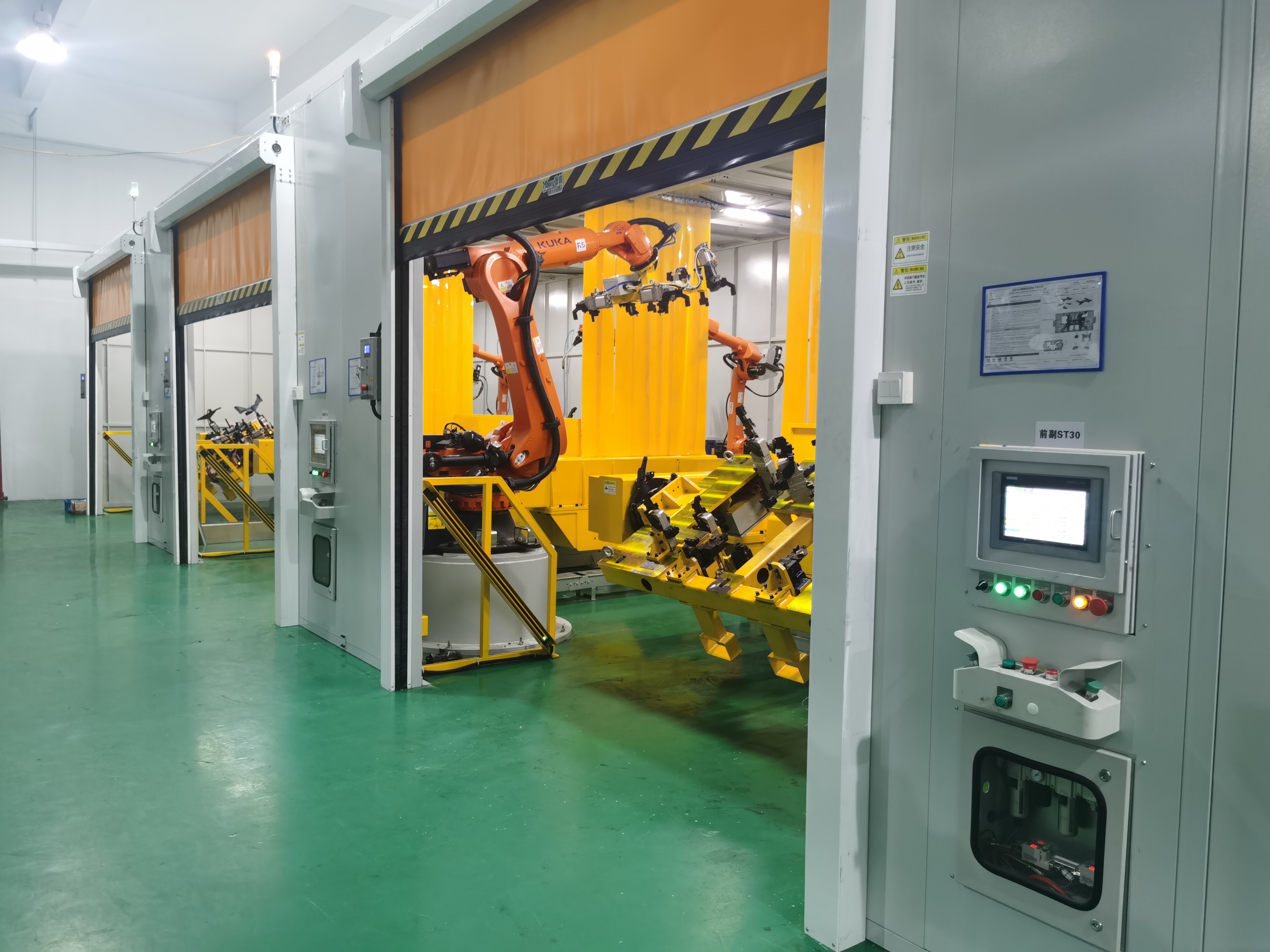 車(chē)架總成機(jī)器人雙機(jī)弧焊工作站案例！